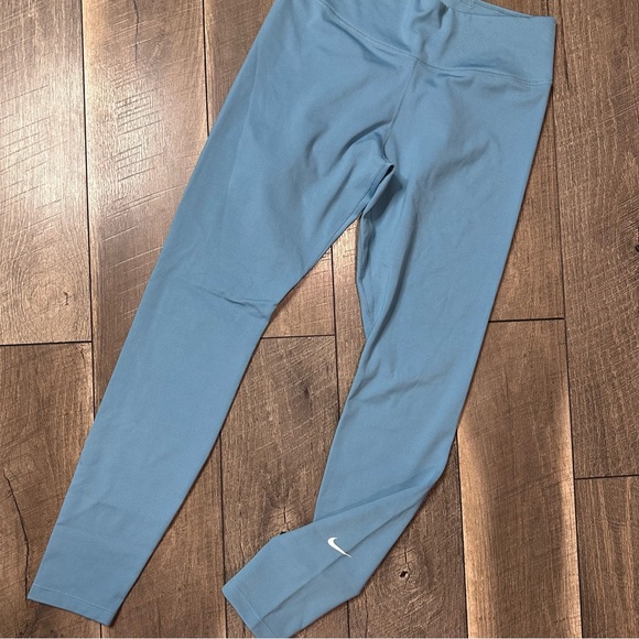 Nike Leggings - Picture 3 of 7